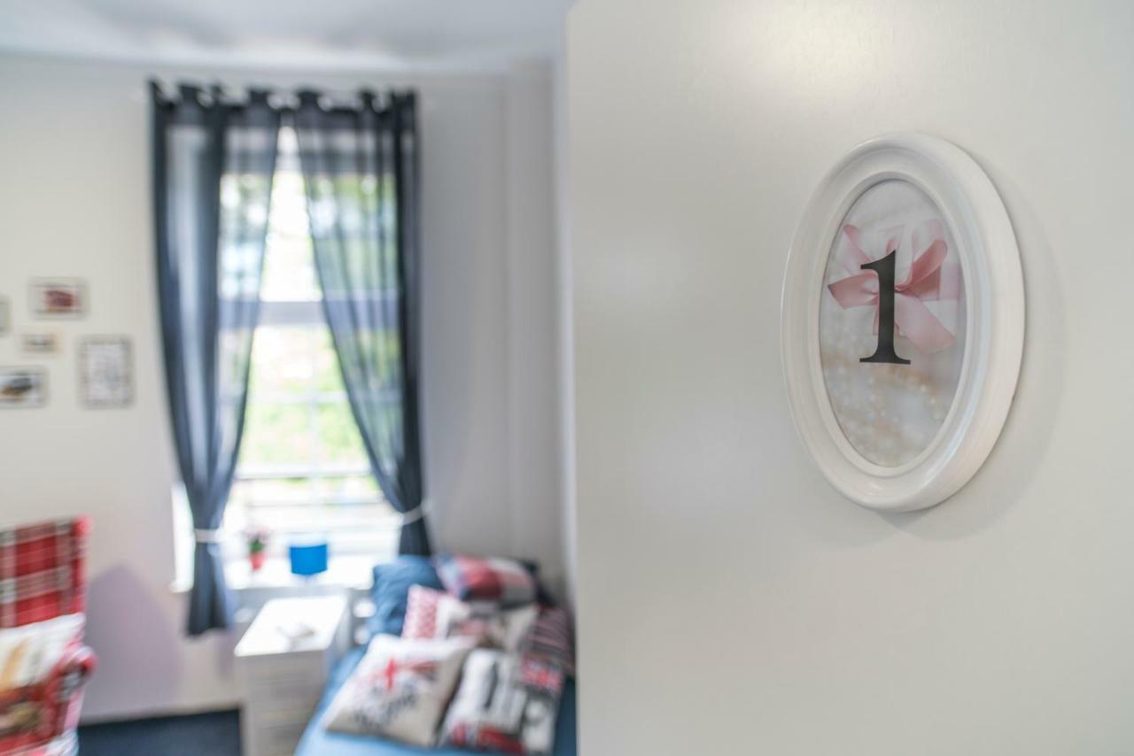 Hostel "Night O'Clock" - Restauracja, Parking I Darmowa Silownia Вроцлав Екстер'єр фото