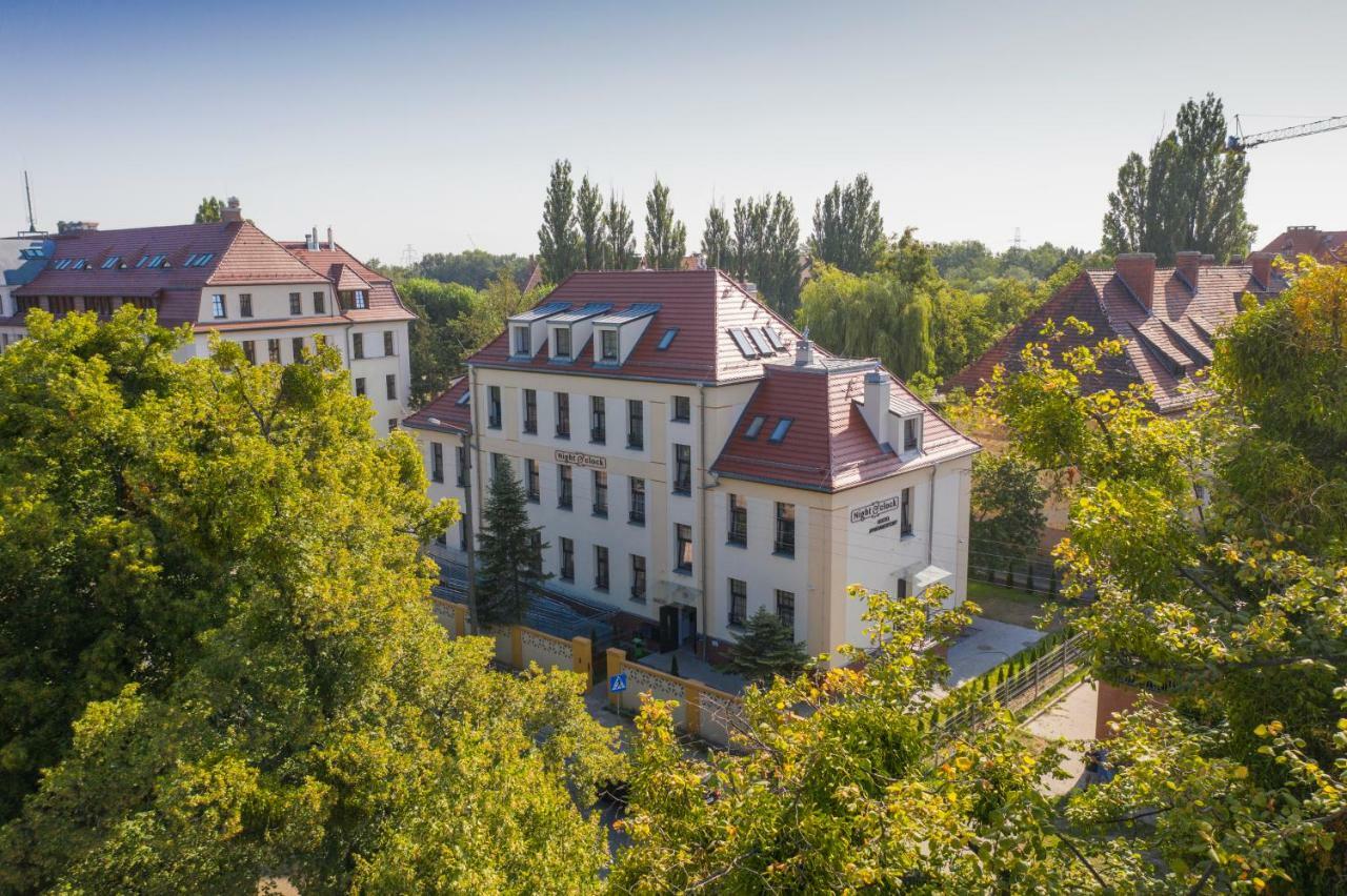 Hostel "Night O'Clock" - Restauracja, Parking I Darmowa Silownia Вроцлав Екстер'єр фото